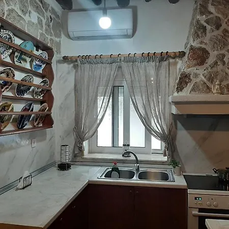 Apollon Traditional House Apollona