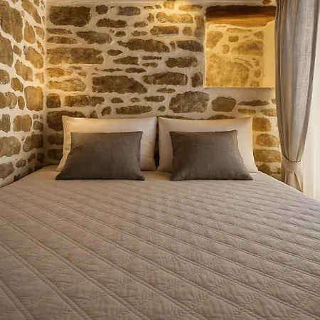 Apollon Traditional House *