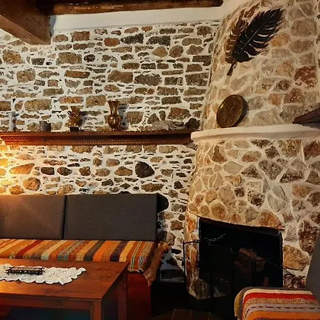 Apollon Traditional House * Apollona