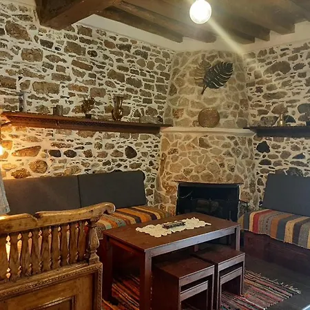 Apollon Traditional House דירה Apollona